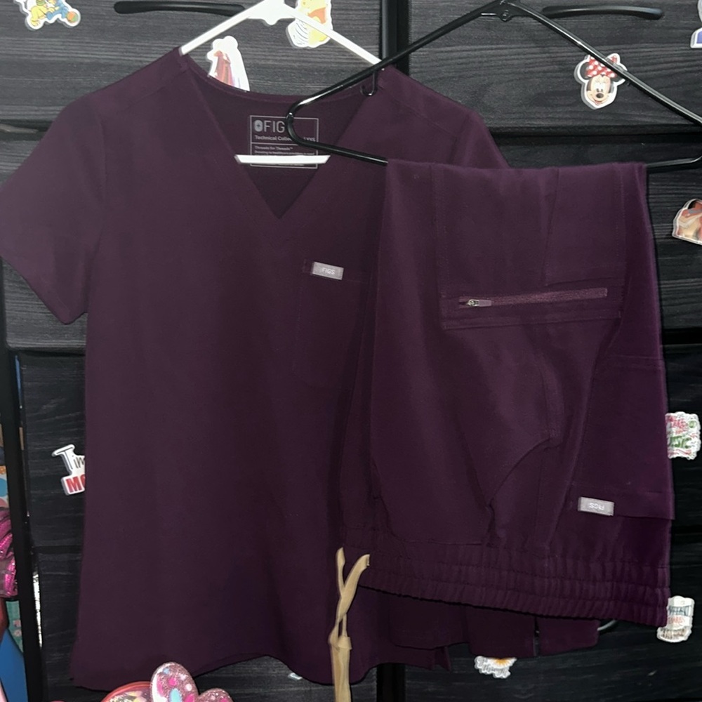 Figs scrubs